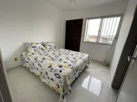 Quarto e sala 100 mts da praia