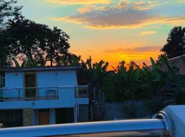 Golden hour tiny house，位于阿鲁沙的公寓