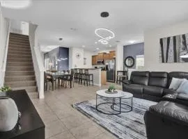 5 Bedrooms 4 Bathrooms Paradise Palms 8869 Cp