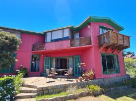 Casa Isla Negra con hermosa vista al mar，位于黑岛的度假屋