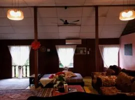Rumah Kayu Aboh