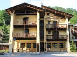 Hotel Chalet Seggiovia，位于蓬泰基亚纳莱的酒店