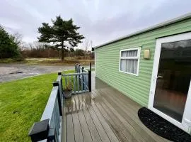 2 Bedroom Lakeview Lodge - Ensuite & Balcony Deck