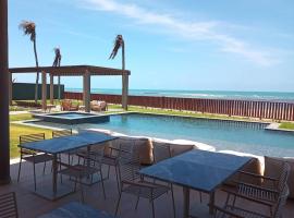 Flecheiras The House - Casa beira mar com piscina privativa em condomínio，位于弗雷谢拉斯的酒店