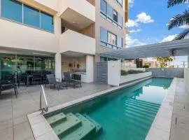 2 bedroom unit 600m from Mooloolaba Beach