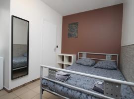 05 - Chambre confort au calme avec TV WIFI，位于圣但尼的酒店