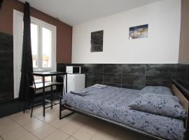 07 - Chambre proche Paris et Transports avec TV WIFI，位于圣但尼的酒店