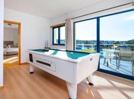 Apartamento Orada HotTub Billiard & Pool view，位于阿尔布费拉的度假村