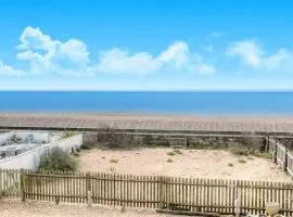 Modern 2BR w sea views beach access