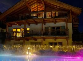 Luxus Chalet - Zentral - Poolblick mit Sauna，位于蒂罗尔-泽费尔德的酒店