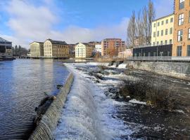 Mysig lägenhet i City，位于诺尔雪平的酒店