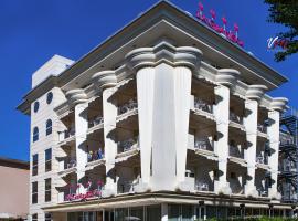 拉格拉迪斯卡酒店，位于里米尼滨海中心的酒店