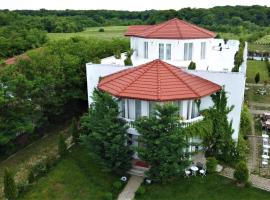 YOUness WELLness Clinic & Retreats，位于Mereni的酒店