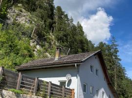 Familienfreundliches Haus mit eingezäuntem Garten，位于比伯维尔的酒店