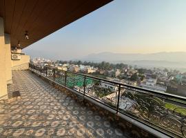 4 BHK Mountain View Villa In Rishikesh，位于瑞诗凯诗的酒店