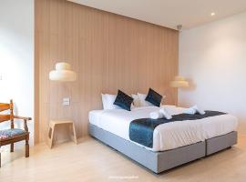 Pattanipirom Boutique Hotel，位于Ban Rusamilae的带停车场的酒店