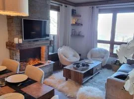 Arcs 1950 Appartement Luxe type chalet 5 à 7 personnes Vue imprenable sur le Montblanc skis aux pieds