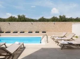 NEW ! Villa Bellissima 2 - heated pool and jacuzzi