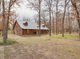 Near Lake Fork: Home w/ Fire Pit in Yantis!