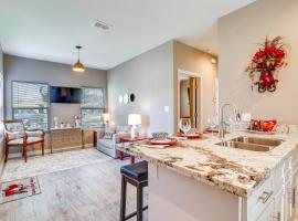 Pet-Friendly Brownsville Apartment with Yard!，位于布朗斯维尔的酒店