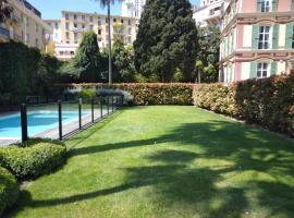 Intercontinental Superbe appartement avec piscine，位于芒通的酒店