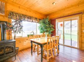 Pet-Friendly Idaho Home on the Salmon River!，位于Salmon的酒店