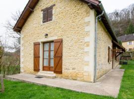 Maison de Charme au Calme Proche Sarlat avec Cheminée et Terrasse - FR-1-616-151，位于Tursac的酒店