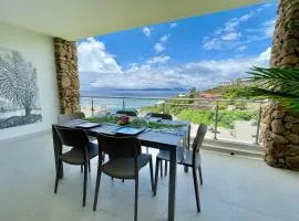 Tetavake Sunset stunning 2 bedroom condo with Moorea view pool and WiFi