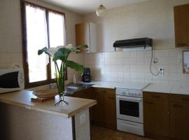 En Périgord Noir paulin maison au calme proche，位于Paulin的酒店