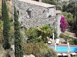 LUXURY 270M² HOUSE OF CHARACTER IN OLD STONES WITH HEATED POOL, NEAR CALVI，位于卡伦扎纳的别墅