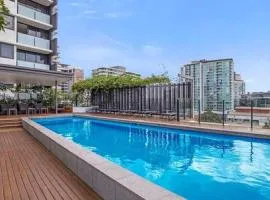 Opposite lush park playground, Portside 2BR FPKG