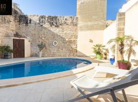 A stunning, townhouse with magnificent pool area by 360 Estates，位于Żebbuġ的酒店