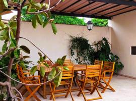 Il Patio - Villa indipendente con ampio cortile e giardino interno，位于桑皮耶里的酒店