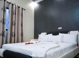 EKA ELITE HOTEL，位于洛美洛美-托科安机场 - LFW附近的酒店