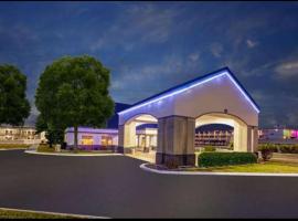 Days Inn By Wyndham Austintown，位于奥斯丁镇的酒店