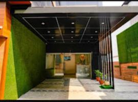 Hotel Aahan , Vashi，位于Vāshi的酒店