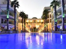 דירת גן על שפת הבריכה