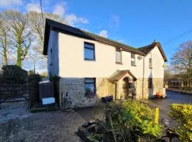 Charming pet friendly 2 bedroom cottage, close to Narberth & local beaches, friendly animals on our smallholding