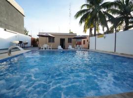 Villa Sol Taino, Hotel en Boca chica, 5 minutos del Aeropuerto Internacional las Américas，位于La Golondrina美洲机场 - SDQ附近的酒店