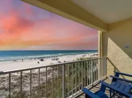 Sandy Bottoms Beachfront Studio On The Sand