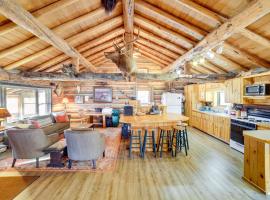 Yellowstone Cabin Getaway Near National Park，位于Cliff Lake的酒店