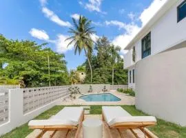 Casa Loba Luxe Apartment with pool and ocean views