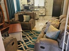 Cherr-ific Getaway Villa，位于法尔茅斯的别墅