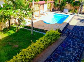 Spacious House in Pointe aux Piments with Shared Pool，位于潘托皮芒的酒店