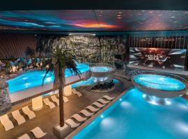 Alambique - Hotel Resort & Spa，位于凡道的带按摩浴缸的酒店