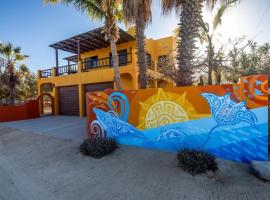 5 Minutes to Downtown Los Barriles, Walk to Beach，位于罗斯巴利勒斯的酒店