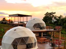 Domescape Glamping，位于El Cedro的豪华帐篷营地