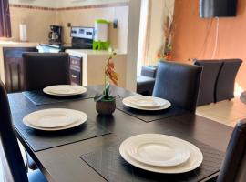 Amplio Apartamento, en Colonia Cerezos, Tercer nivel，位于克萨尔特南戈的公寓