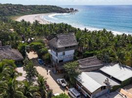 Bikini Beach House，位于埃斯孔迪多港的住宿加早餐旅馆