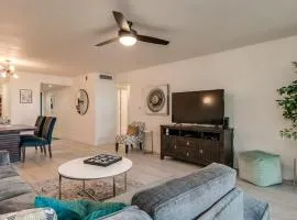 Hip and Comfy Condo in Hub of Old Town Scottsdale